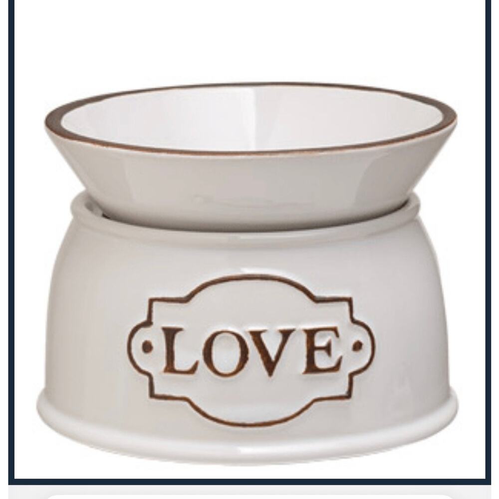 Scentsy LOVE Wax Warmer New in Box Retired No Longer Sold by Scentsy Authentic - Picture 2 of 14